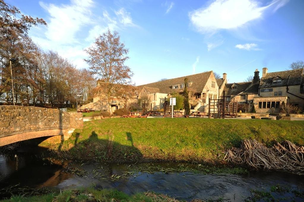 Shipton  The Frogmill Hotel מראה חיצוני תמונה